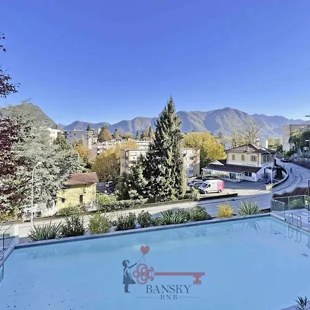 Apartamento Romantic Loft With Outside Swimming Pool, 400m From Station *