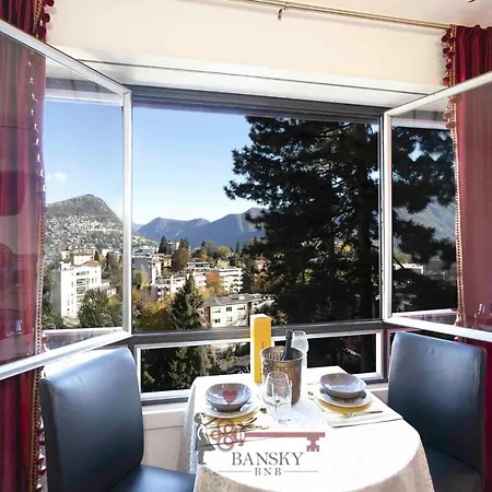 Romantic Loft With Outside Swimming Pool, 400m From Station Apartamento