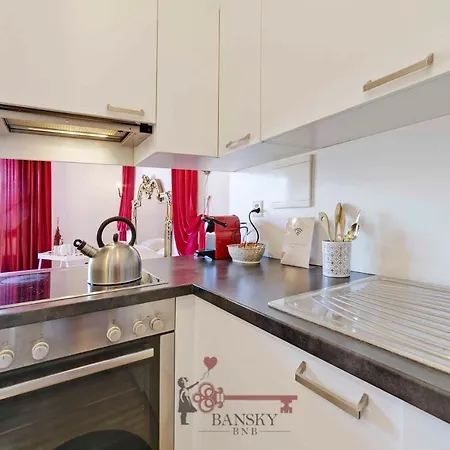 Romantic Loft With Outside Swimming Pool, 400m From Station Lejlighed *