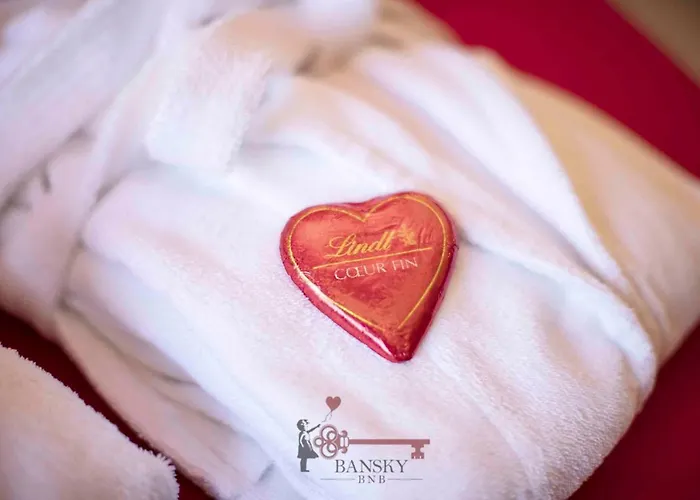 Apartment Romantic Loft With Outside Swimming Pool, 400m From Station