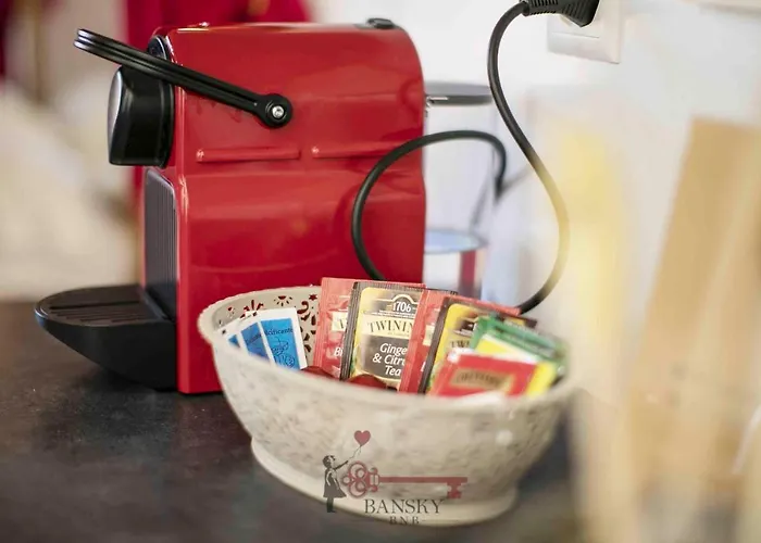 Romantic Loft With Outside Swimming Pool, 400m From Station Apartment *