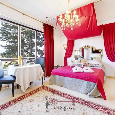 Apartment Romantic Loft With Outside Swimming Pool, 400m From Station *