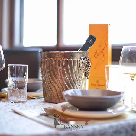 Romantic Loft With Outside Swimming Pool, 400m From Station